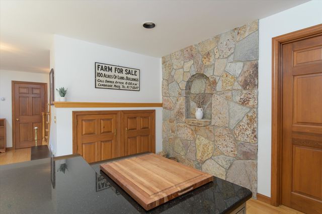 15 Skyline Drive, Vernon, VT 05354