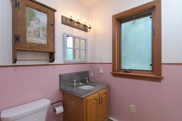 15 Skyline Drive, Vernon, VT 05354