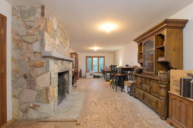 15 Skyline Drive, Vernon, VT 05354