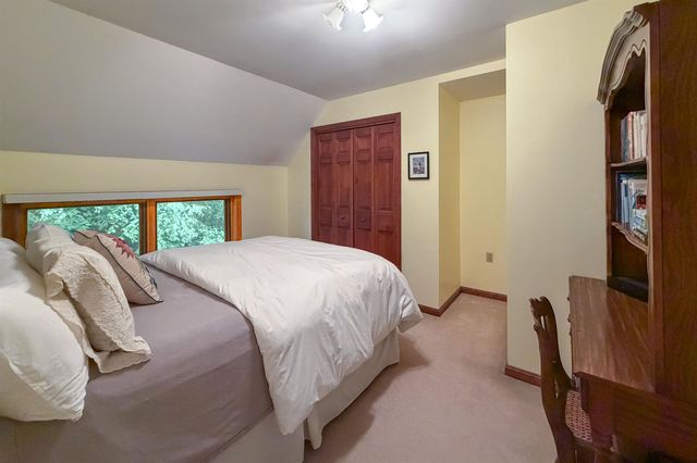 15 Skyline Drive, Vernon, VT 05354