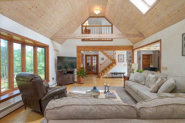 15 Skyline Drive, Vernon, VT 05354