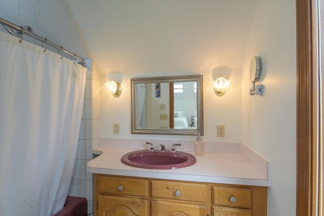 15 Skyline Drive, Vernon, VT 05354