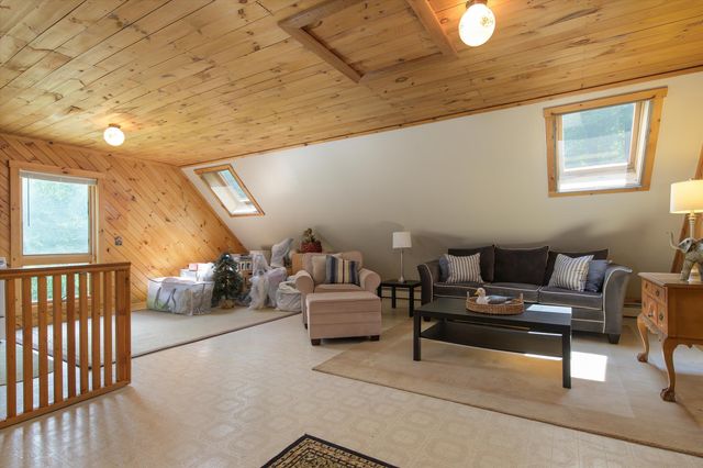 15 Skyline Drive, Vernon, VT 05354
