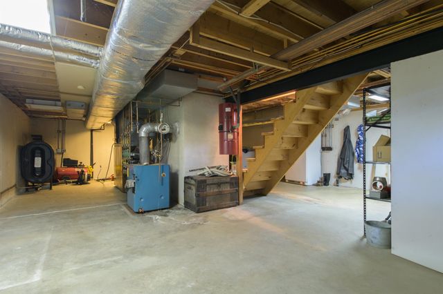 15 Skyline Drive, Vernon, VT 05354