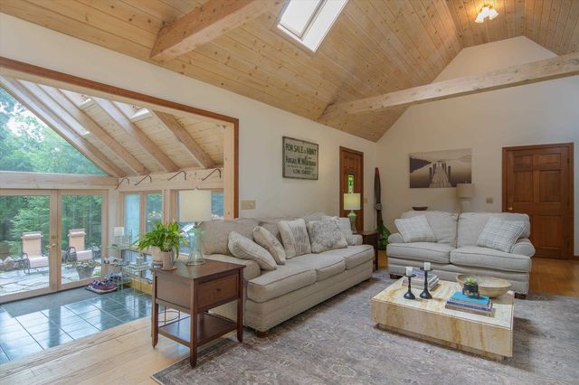 15 Skyline Drive, Vernon, VT 05354