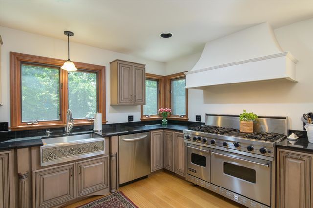 15 Skyline Drive, Vernon, VT 05354
