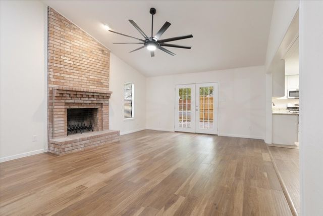 100 E Cunningham Street, Bonham, TX 75418