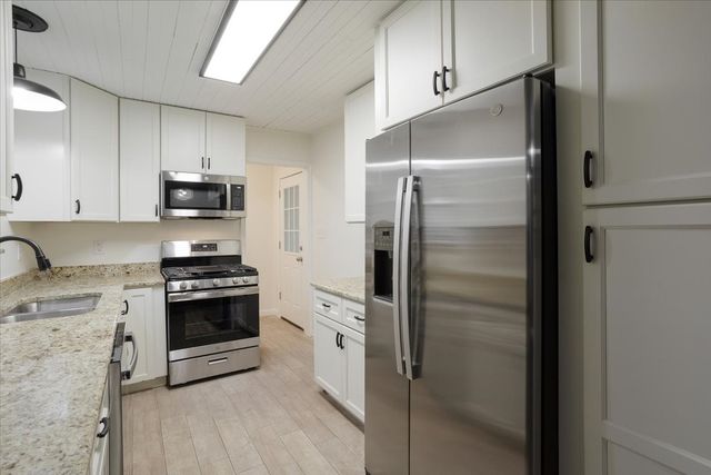 100 E Cunningham Street, Bonham, TX 75418