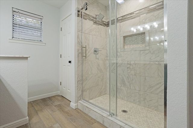 100 E Cunningham Street, Bonham, TX 75418