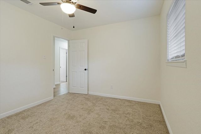 100 E Cunningham Street, Bonham, TX 75418