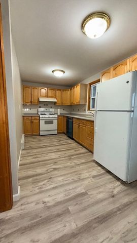 65 Lowell St 2, Methuen, MA 01844