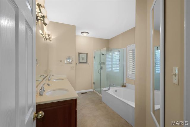 845 Wellesley Place Drive, Chesterfield, MO 63017