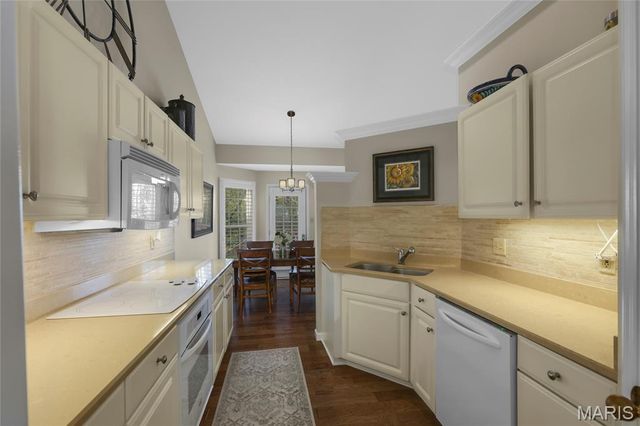 845 Wellesley Place Drive, Chesterfield, MO 63017