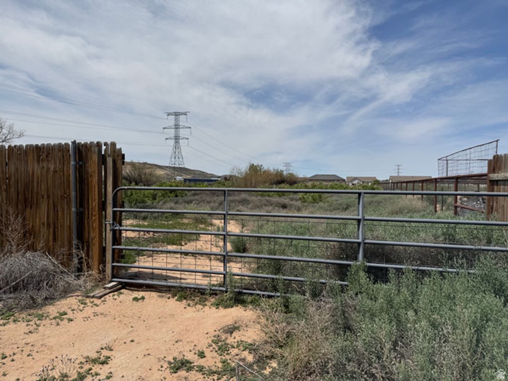 Image 19 of property listing at 2816 S 2575 W, Roosevelt, UT 84066