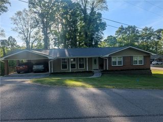 210 Greenwood Lane, Carrollton, GA 30117