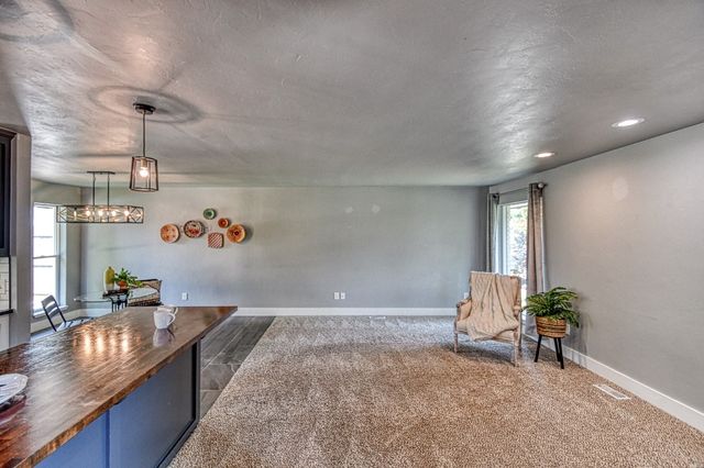 5909 Queens Gate Road, Oklahoma City, OK 73132