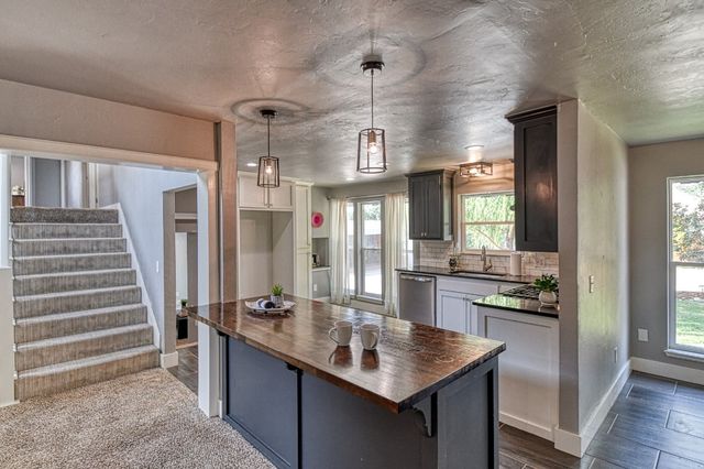 5909 Queens Gate Road, Oklahoma City, OK 73132