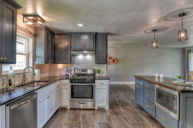 5909 Queens Gate Road, Oklahoma City, OK 73132