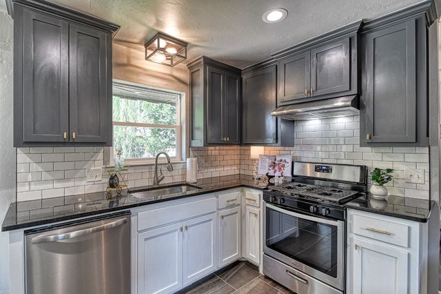5909 Queens Gate Road, Oklahoma City, OK 73132