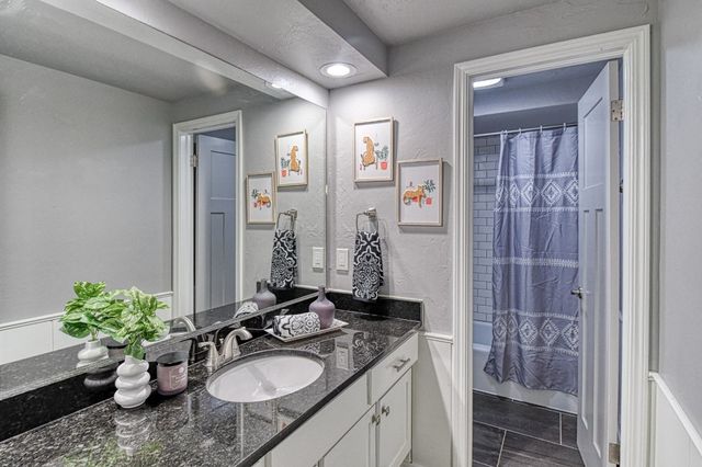 5909 Queens Gate Road, Oklahoma City, OK 73132