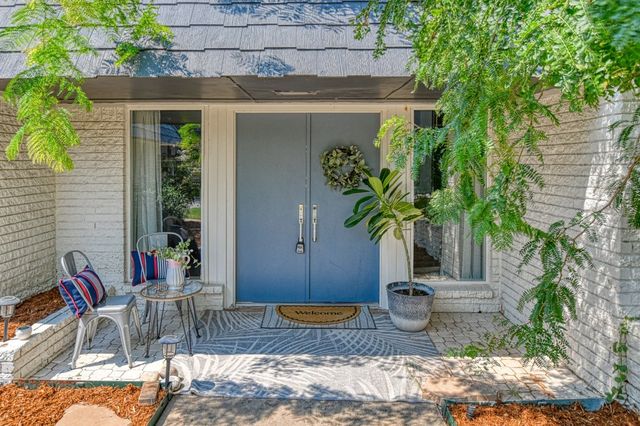 5909 Queens Gate Road, Oklahoma City, OK 73132