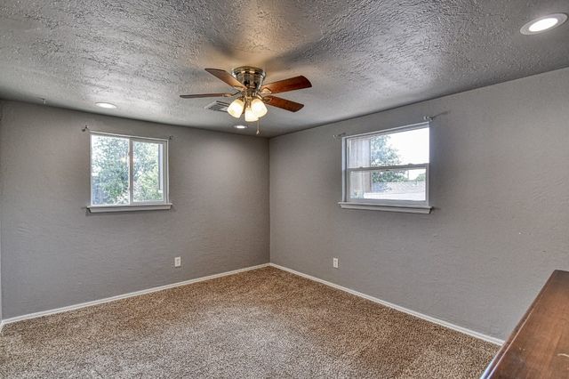 5909 Queens Gate Road, Oklahoma City, OK 73132