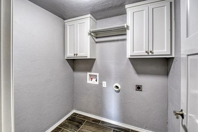 5909 Queens Gate Road, Oklahoma City, OK 73132