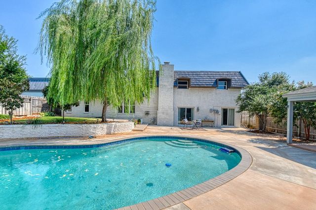 5909 Queens Gate Road, Oklahoma City, OK 73132