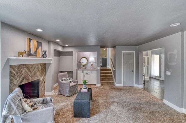 5909 Queens Gate Road, Oklahoma City, OK 73132