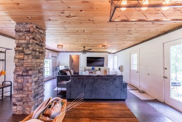 153 Private Road 204-184, Alton, MO 65606