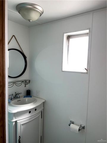 800 Anaqua Street, La Feria, TX 78559