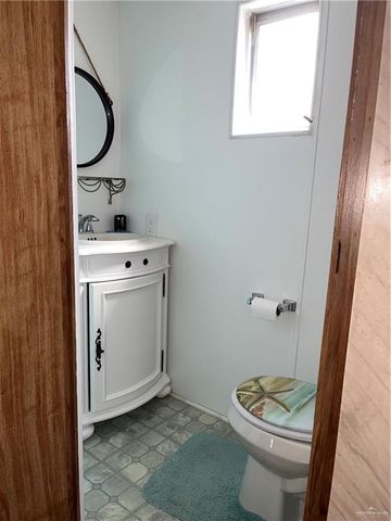 800 Anaqua Street, La Feria, TX 78559