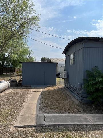 800 Anaqua Street, La Feria, TX 78559