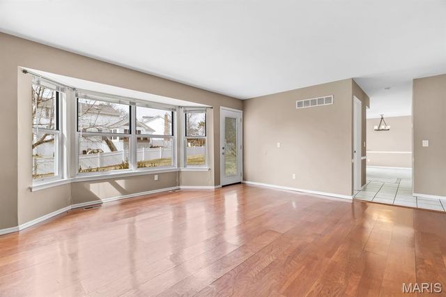 513 River Bend Estates Drive, St Charles, MO 63303