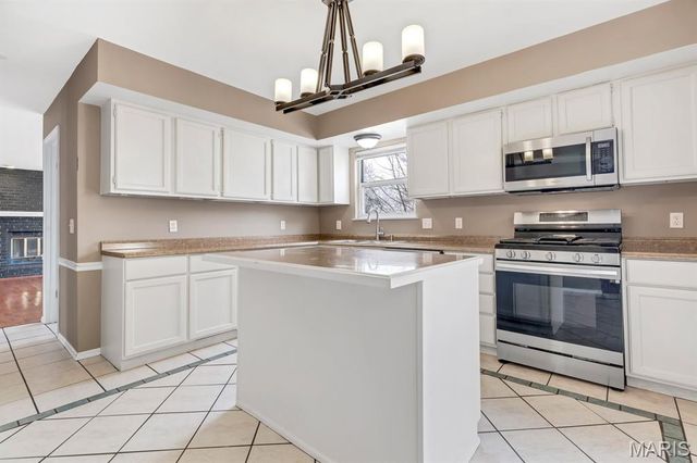 513 River Bend Estates Drive, St Charles, MO 63303