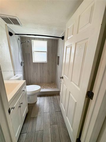 5252 NE 6th Avenue A31, Oakland Park, FL 33334