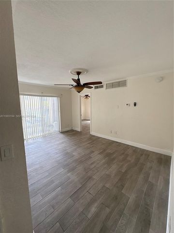 5252 NE 6th Avenue A31, Oakland Park, FL 33334