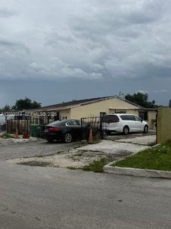 21407 NW 39th Ave, Miami Gardens, FL 33055