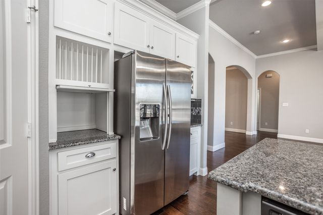 702 La Paloma Road, Sanger, TX 76266