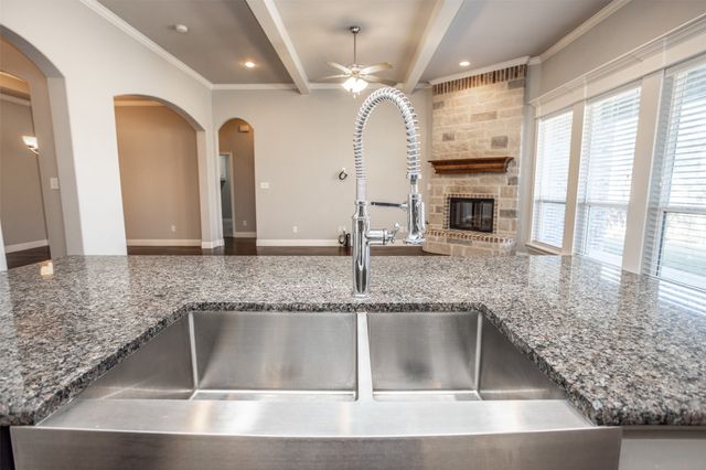 702 La Paloma Road, Sanger, TX 76266