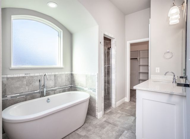 702 La Paloma Road, Sanger, TX 76266