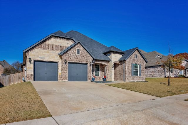 702 La Paloma Road, Sanger, TX 76266