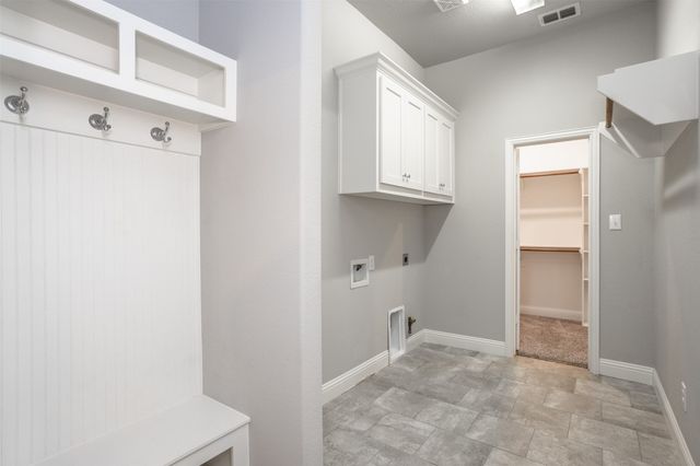 702 La Paloma Road, Sanger, TX 76266