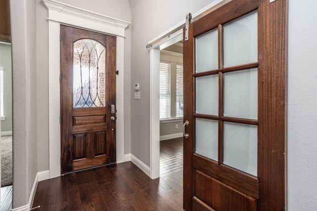 702 La Paloma Road, Sanger, TX 76266