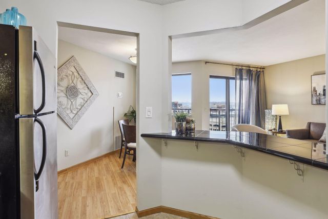 78 10th Street E 901, Saint Paul, MN 55101