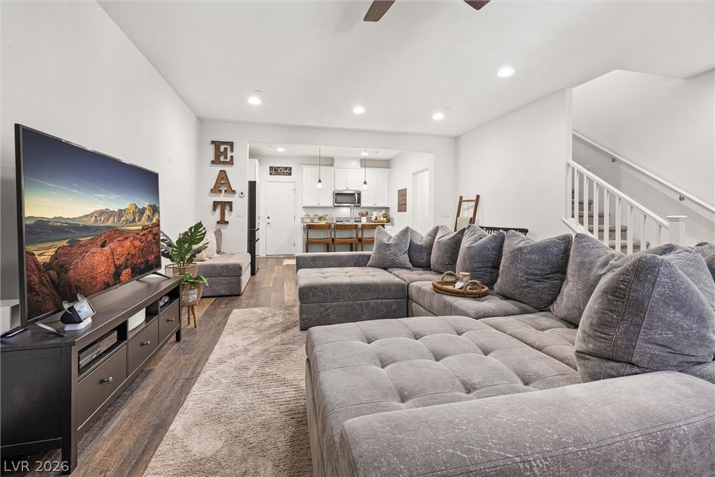 89 Alamere Falls Drive, Las Vegas, NV 89138 — photo 4