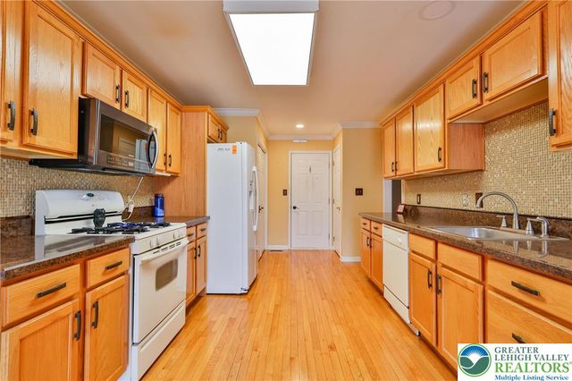 1211 Briarwood Lane, Forks Twp, PA 18040