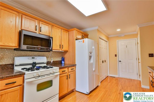 1211 Briarwood Lane, Forks Twp, PA 18040