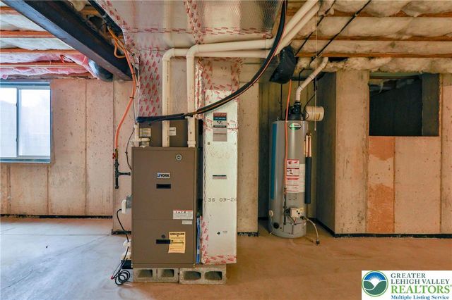 1211 Briarwood Lane, Forks Twp, PA 18040