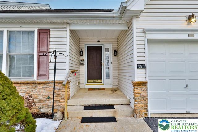 1211 Briarwood Lane, Forks Twp, PA 18040